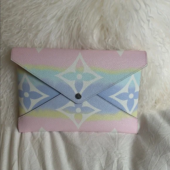 Louis Vuitton Escale Kirigami Large - Picture 1 of 5